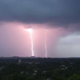 Itatiba deve ter um dia com trovões e raios neste sábado (04)
