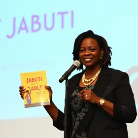 Vencedora do Prêmio Jabuti de livro juvenil